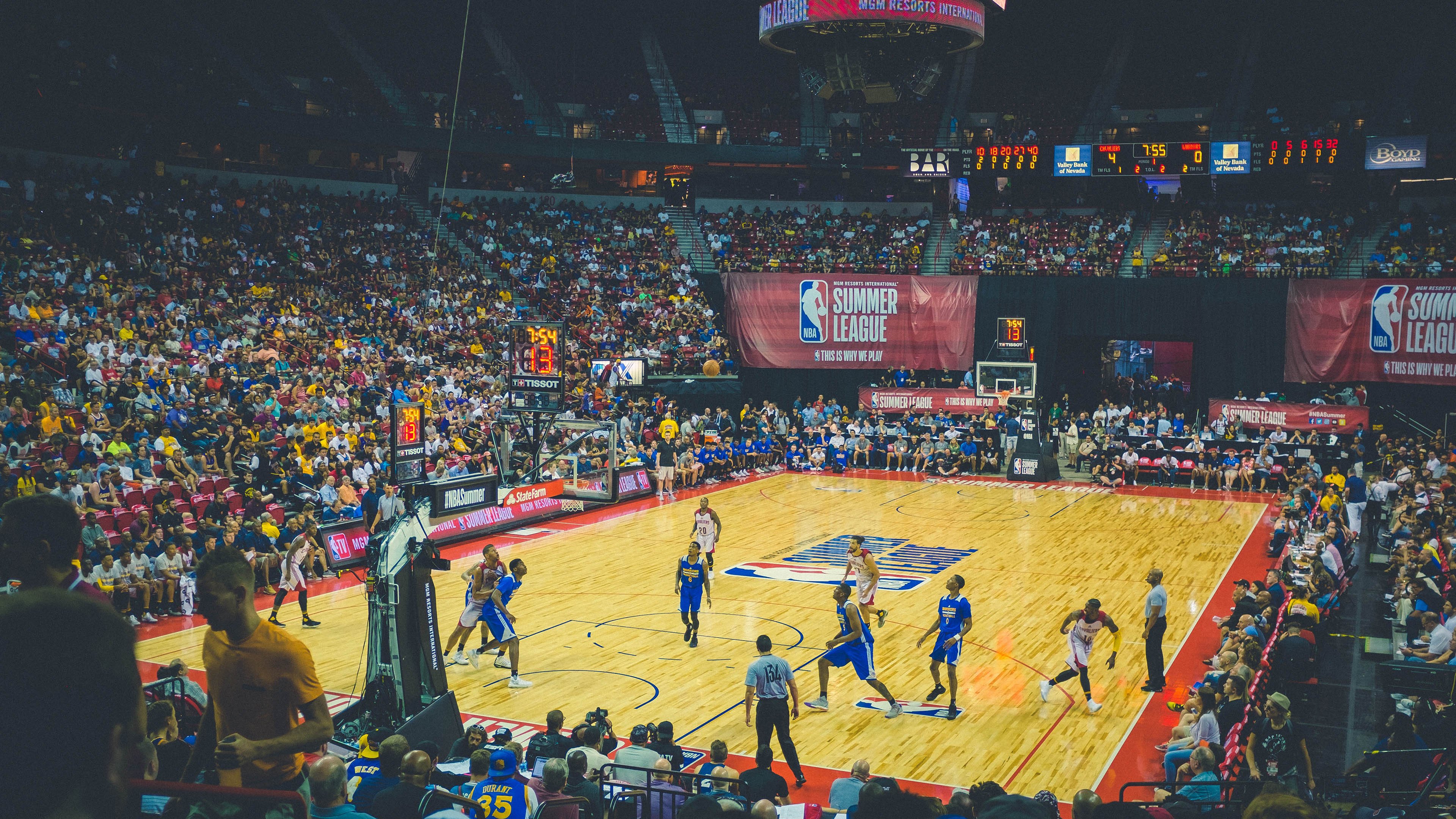 男子200自美队两人进前三