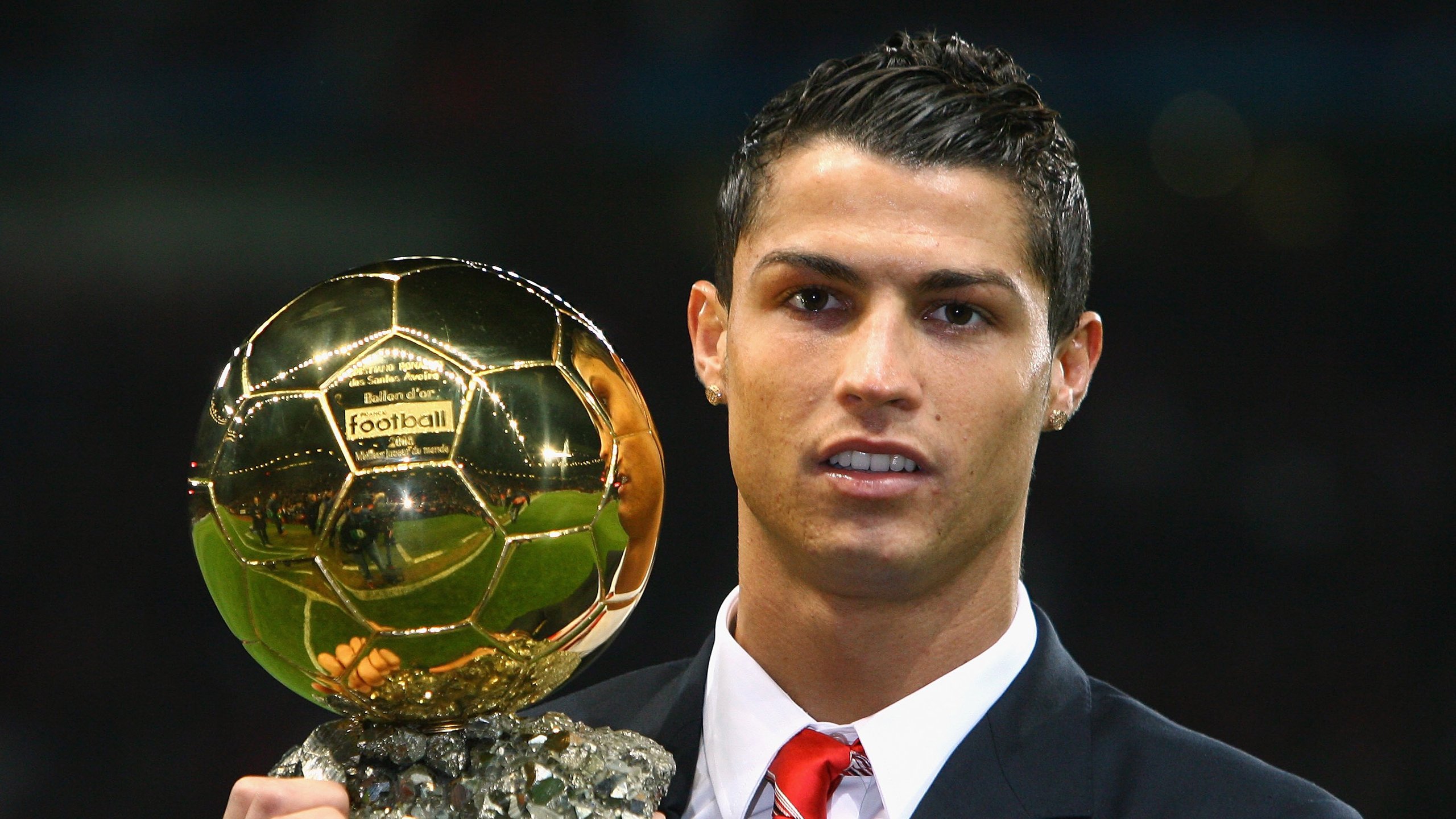 ac米兰官网-国际足球界关注：新兴足球联赛崛起引发行业震动，足球新势力