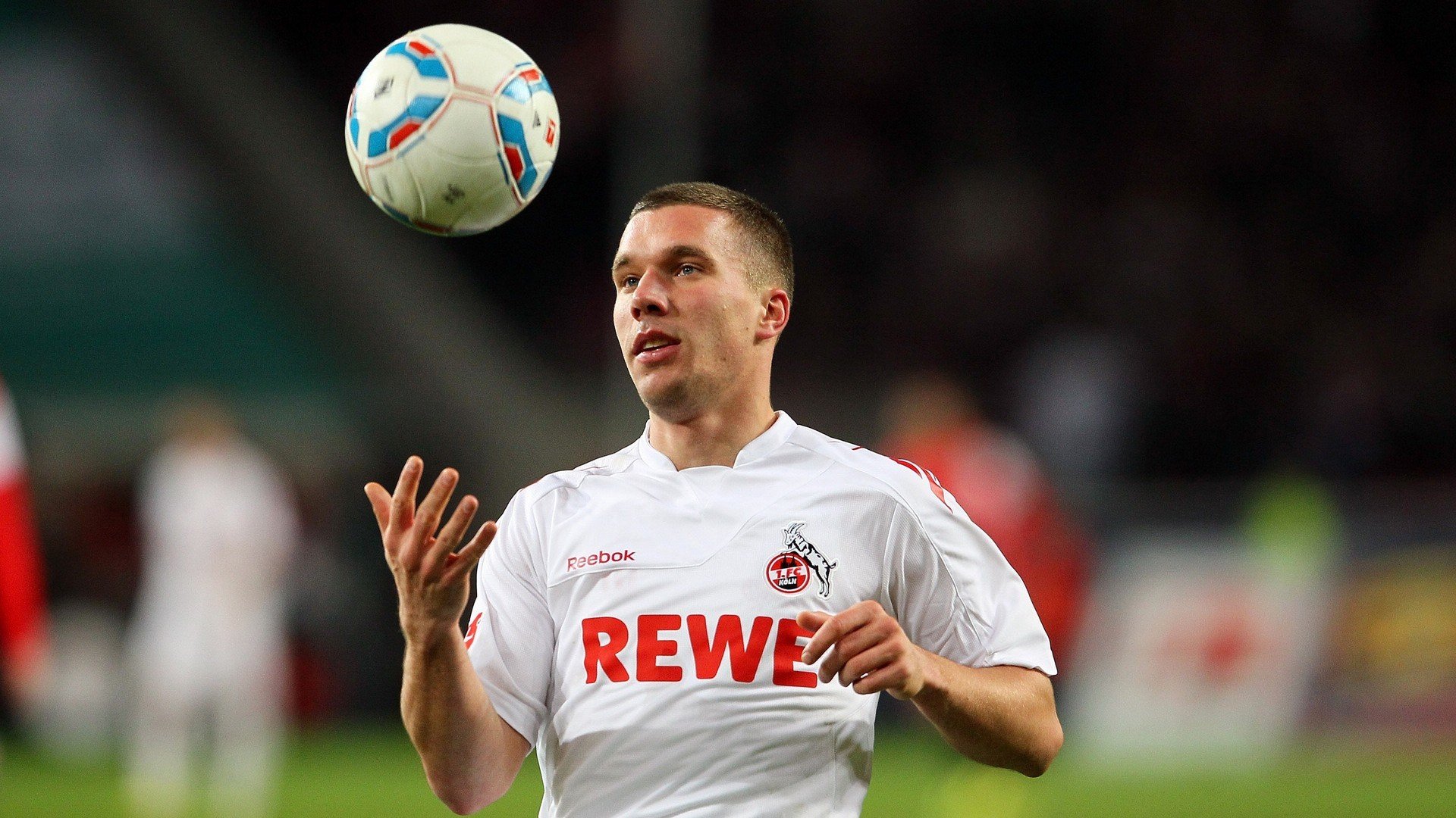 中国足球国家队强化对抗赛技战术训练，只有加强对抗性训练中国足球才能冲出亚洲走向世界