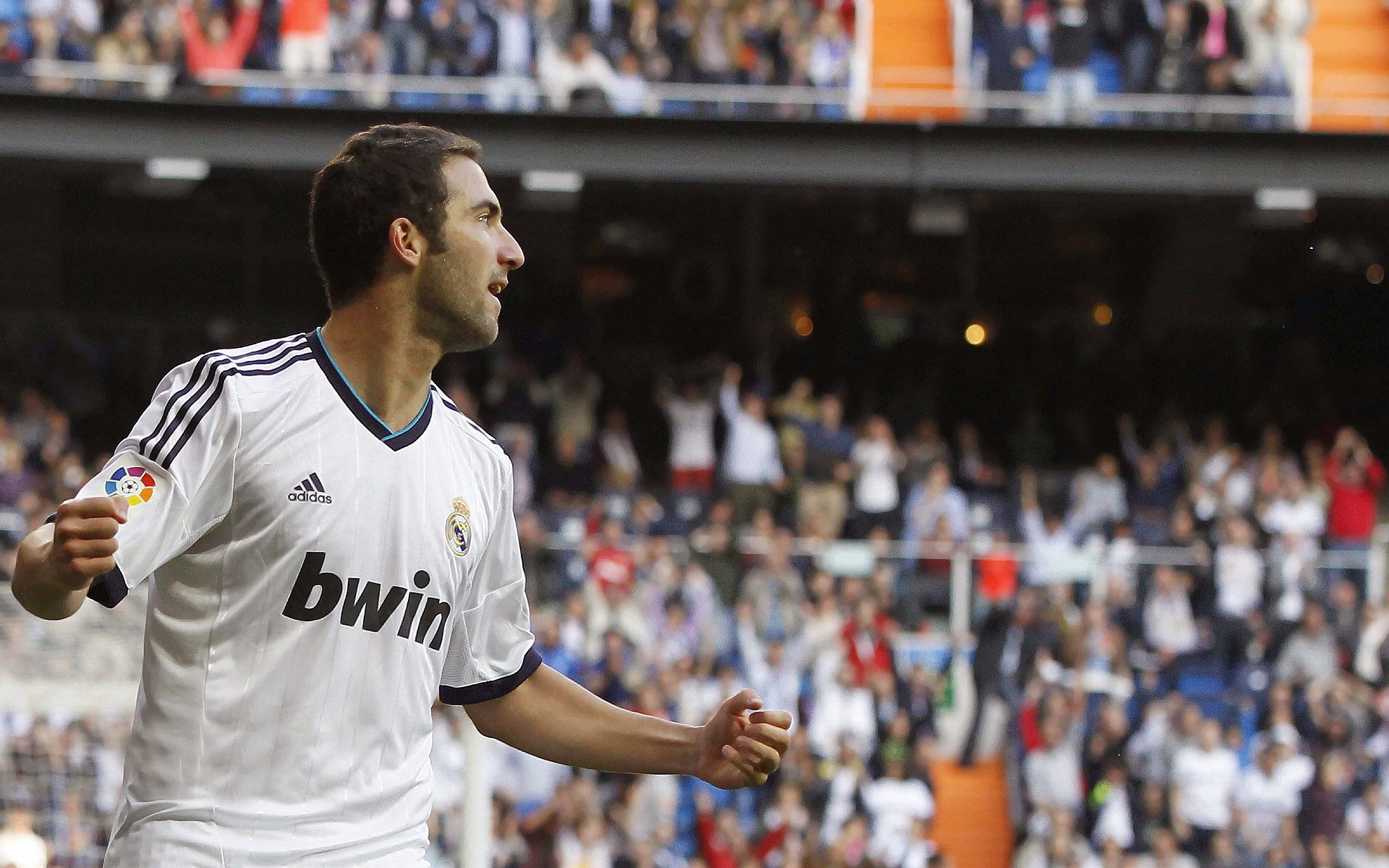 勇士队连续获胜,目标三连冠,勇士队两连冠